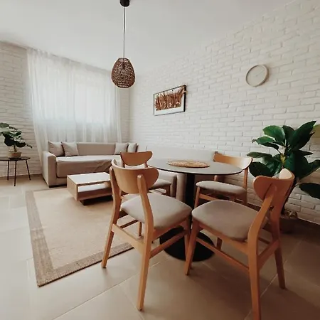 Nereus Luxury Apartment Vlore