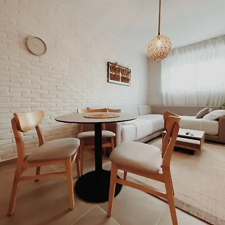Nereus Luxury Apartment Vlore