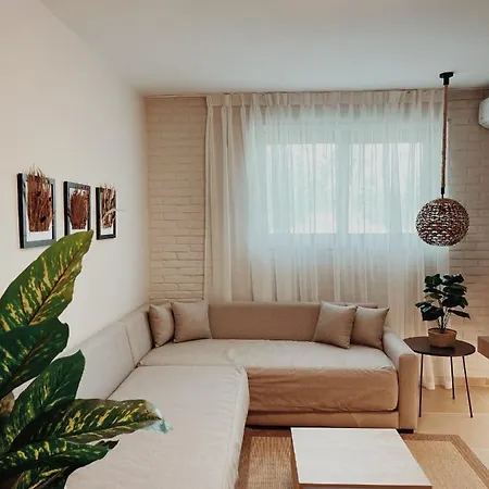 Nereus Luxury Apartment Vlore